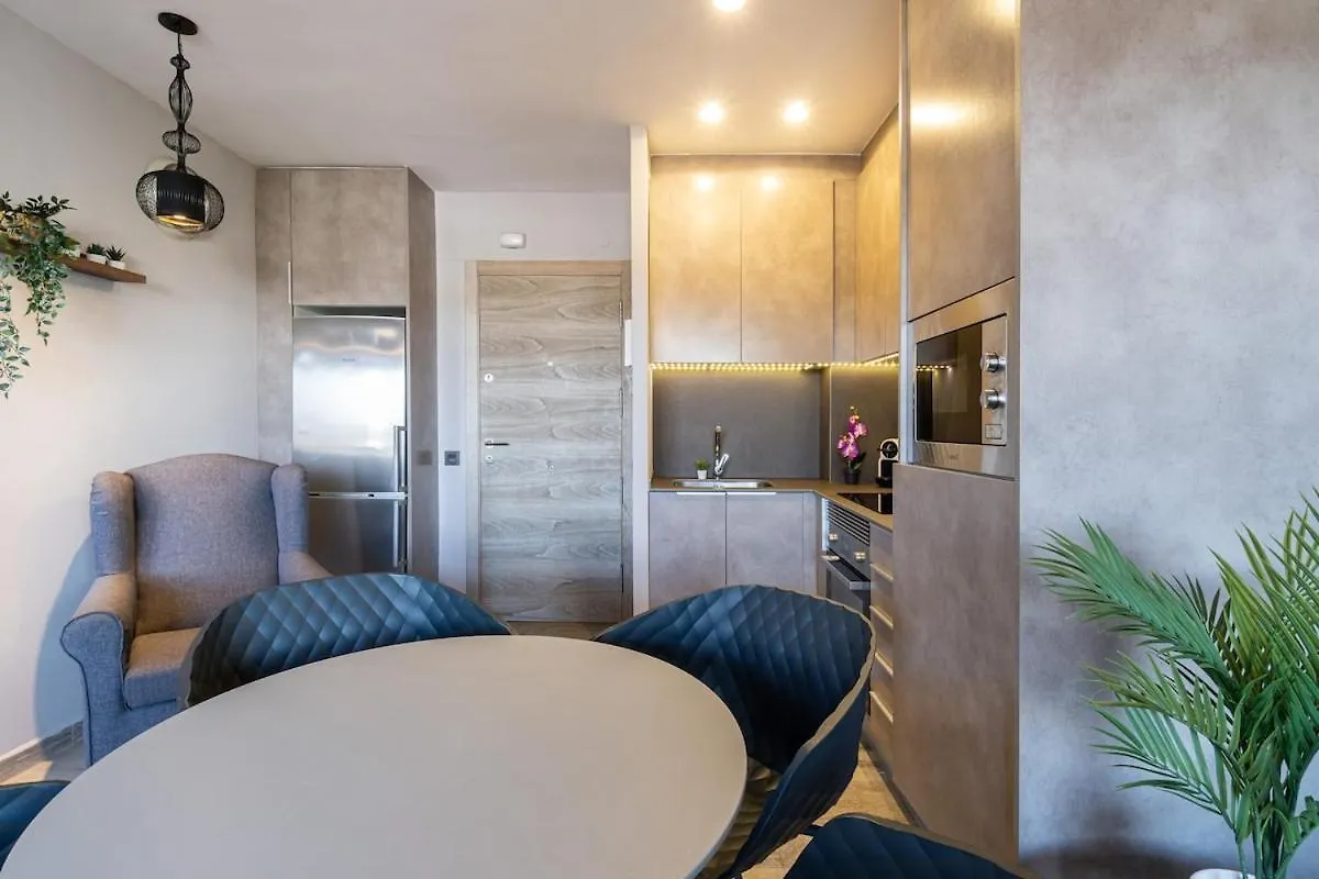 Apartment Central Penthouse - 5 Min Beach & Pool - Wifi - Ac Salou Spain
