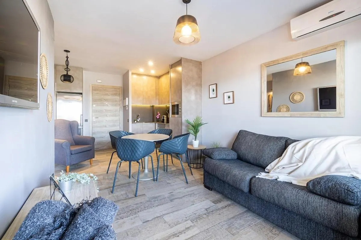 Apartment Central Penthouse - 5 Min Beach & Pool - Wifi - Ac Salou Spain